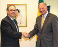 Consulado do Brasil em Miami e Walgreens assinam acordo