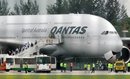 Airbus da Qantas se incendeia no ar e piloto faz pouso de emergncia