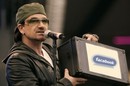 Cantor Bono se transforma no Rock-Star mais rico do planeta graças ao Facebook