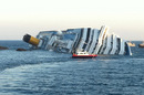 Operaes de resgate so suspensas aps deslocamento de navio