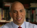 Cory Booker em parceria com empresas privadas oferece acesso facil a medicamentos